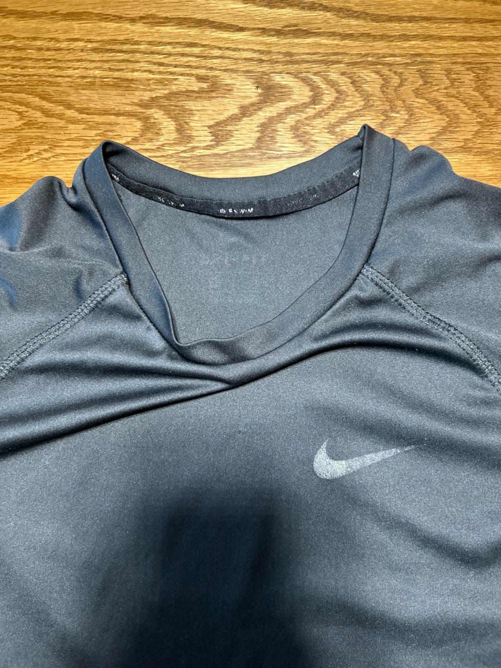 Men’s Nike Swim Dri-FIT Black Short-Sleeve Top Size Large - Picture 2 of 4